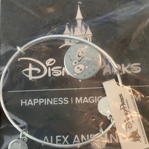 Disney Alex and Ani | Olaf Warm Hugs ⛄️